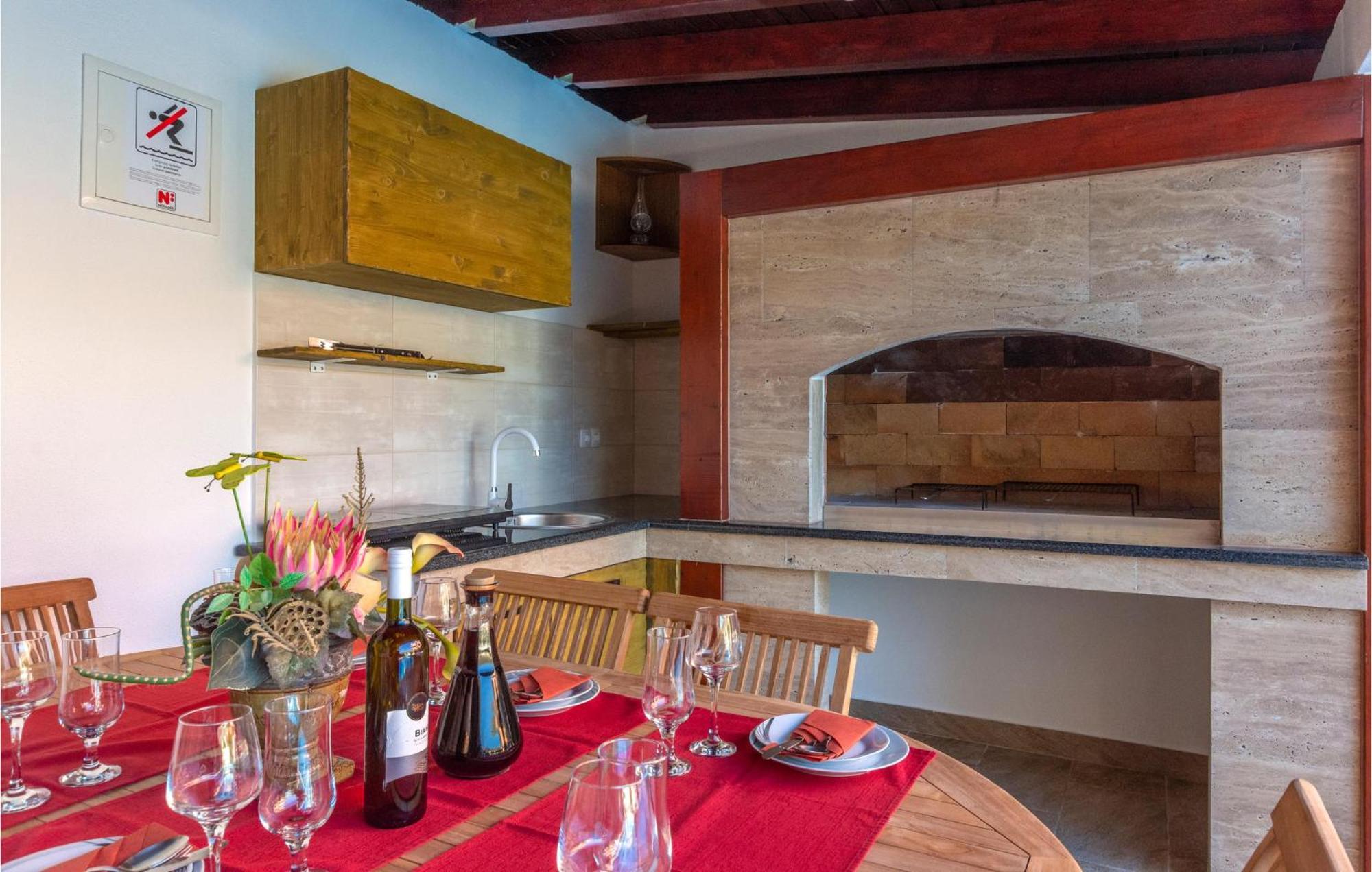 Nice Apartment In Plano With Kitchen Экстерьер фото